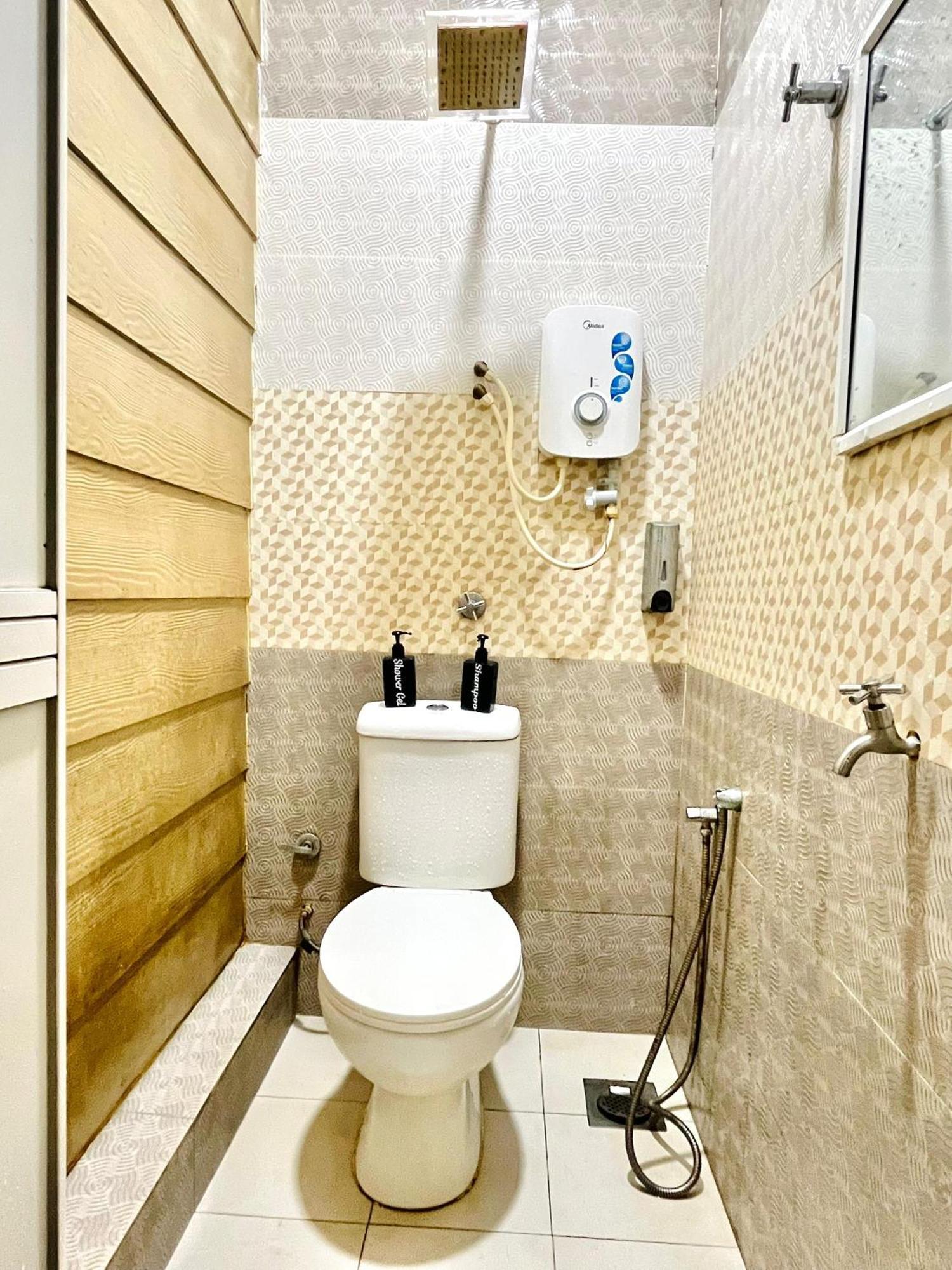 Suza Hostel Tumpat Екстер'єр фото