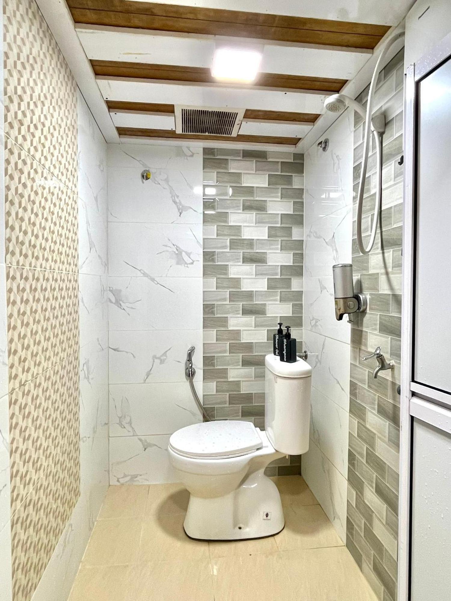 Suza Hostel Tumpat Екстер'єр фото